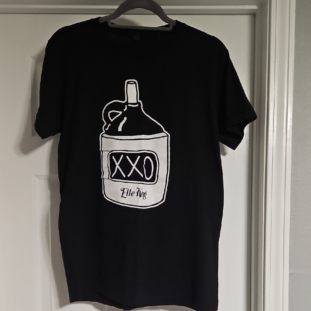 Elle King Concert Black Graphic Tee with XXO Design From 2016 Tour